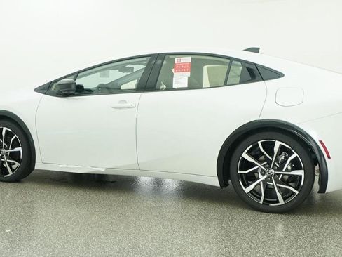 New 2026 Toyota Prius Plug-In Hybrid FWD image 45