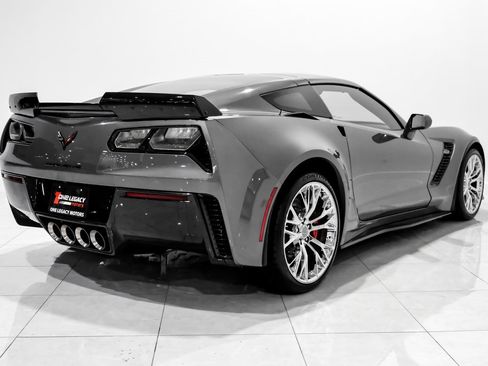 Used 2015 Chevrolet Corvette Z06 w/ 2LZ Preferred Equipment Group image 4