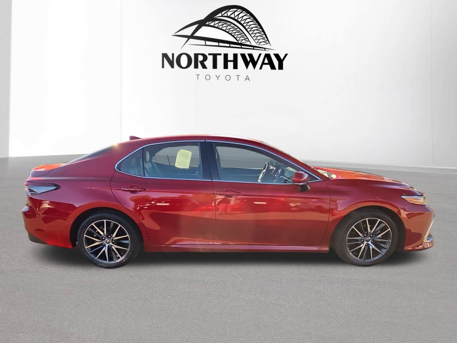 Used 2023 Toyota Camry XLE FWD image 2