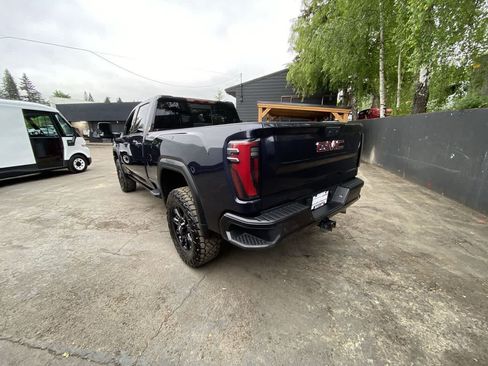 Used 2024 GMC Sierra 2500 AT4 w/ AT4 Premium Plus Package AWD/4WD image 4