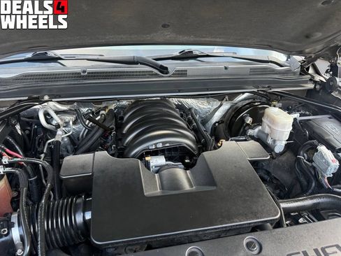 Used 2016 Chevrolet Suburban LTZ RWD image 5