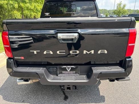 Used 2024 Toyota Tacoma Limited AWD/4WD image 10