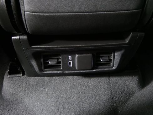 Used 2023 GMC Sierra 1500 SLT AWD/4WD image 19
