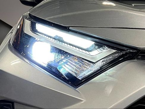 Used 2022 Toyota RAV4 XLE AWD/4WD image 33