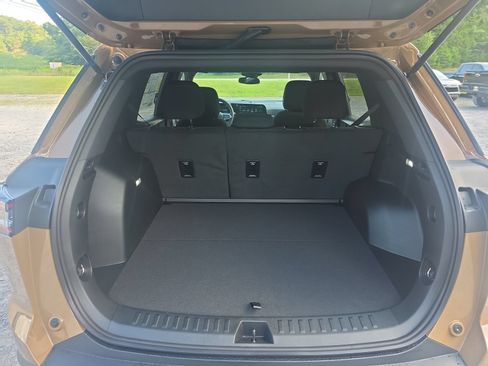 New 2027 Chevrolet Equinox LT FWD image 25