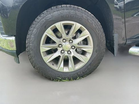 Used 2019 Chevrolet Silverado 1500 LTZ w/ LTZ Plus Package AWD/4WD image 14