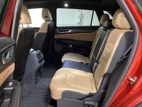 Used 2024 Volkswagen Atlas Cross Sport SEL R-Line image 16