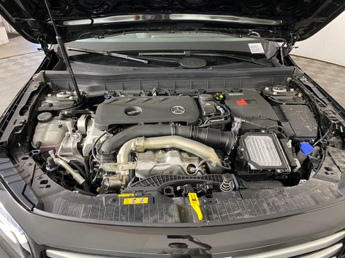 New 2025 Mercedes-Benz GLB 250 4MATIC image 29