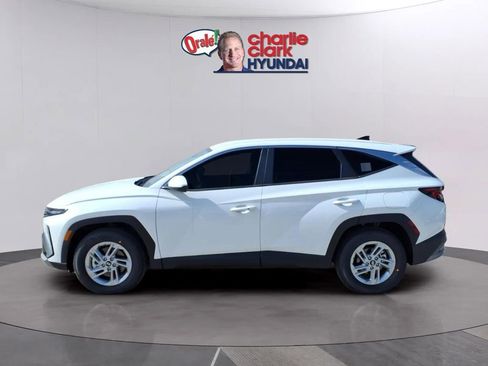 New 2026 Hyundai Tucson SE FWD image 2