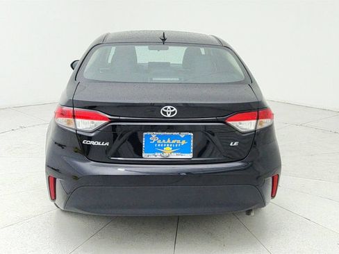 Used 2025 Toyota Corolla LE FWD image 6