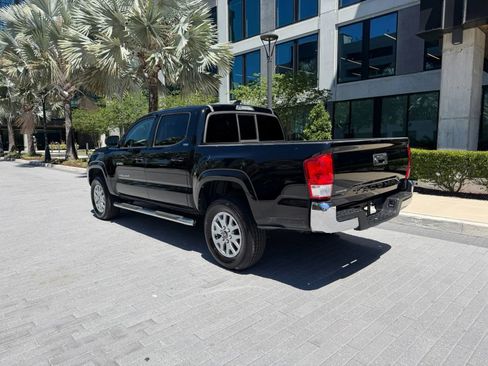 Used 2017 Toyota Tacoma SR RWD image 4