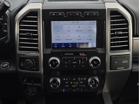Used 2021 Ford F250 Platinum w/ FX4 Off-Road Package AWD/4WD image 11