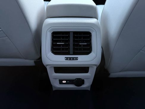 Certified 2023 Volkswagen Tiguan SE R-Line image 26