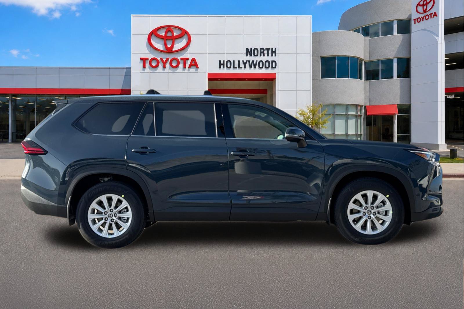 New 2026 Toyota Grand Highlander XLE FWD image 7