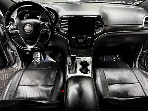 Used 2020 Jeep Grand Cherokee Limited w/ Luxury Group II image 38