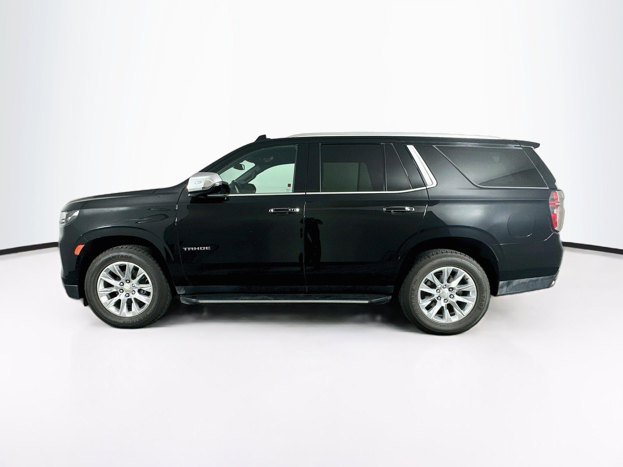 Used 2023 Chevrolet Tahoe Premier RWD image 4