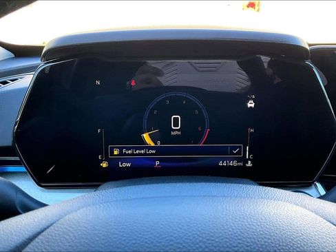 Certified 2024 Chevrolet Trax LT w/ LT Convenience Package image 10