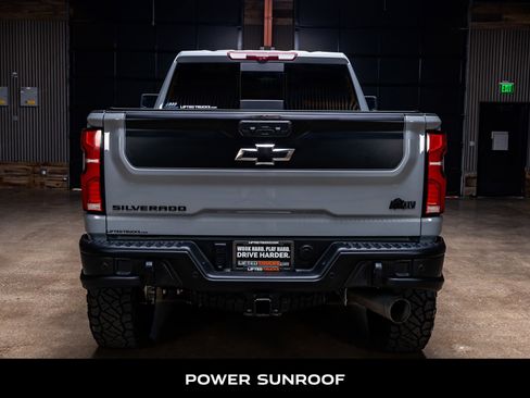 Used 2024 Chevrolet Silverado 2500 ZR2 w/ ZR2 Bison Edition image 8