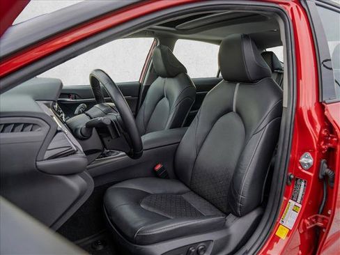 Used 2022 Toyota Camry XSE w/ Navigation Upgrade Package image 18