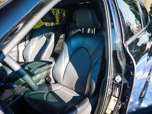 Used 2022 Toyota Highlander XSE image 17