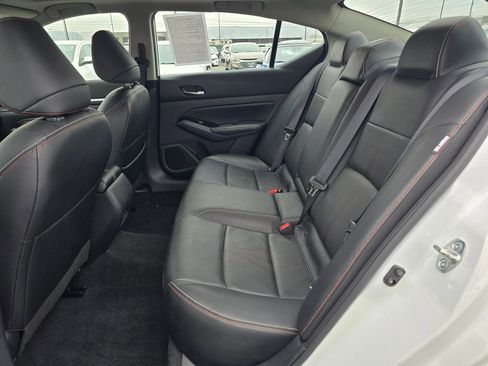 Used 2023 Nissan Altima 2.5 SR w/ SR Premium Package image 18