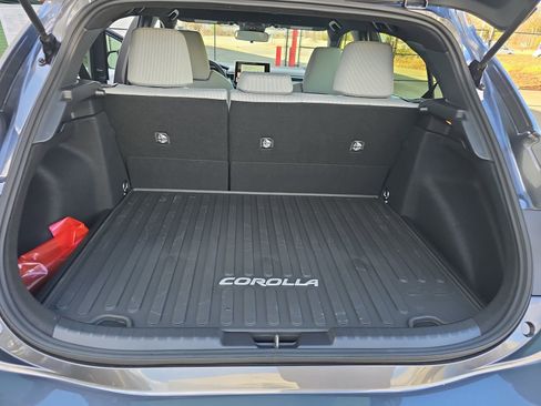 Used 2025 Toyota Corolla SE image 18