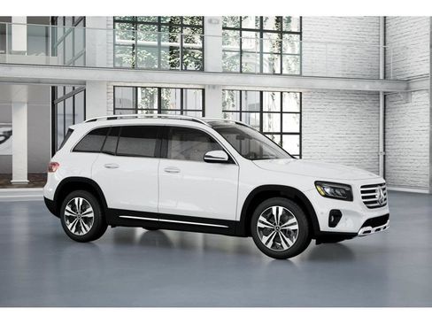 Used 2026 Mercedes-Benz GLB 250 4MATIC image 13