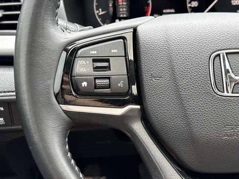 Used 2025 Honda Odyssey Touring image 10