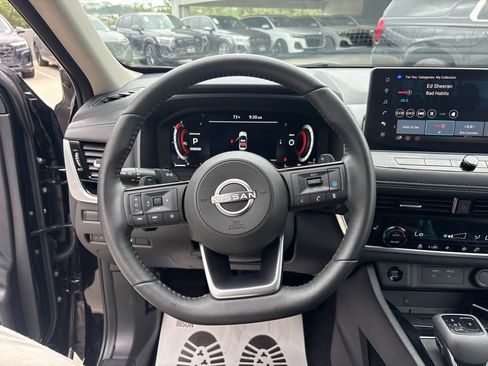 Used 2024 Nissan Rogue SL FWD image 20