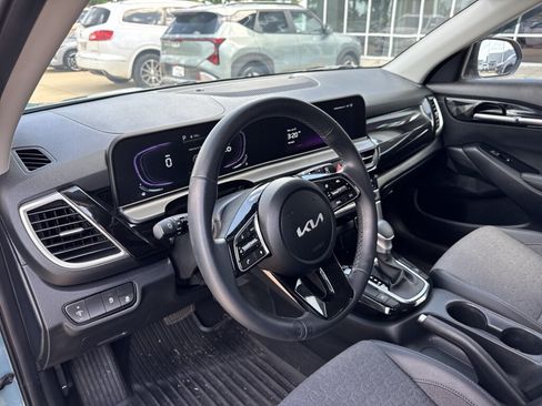 Certified 2025 Kia Seltos S FWD image 28