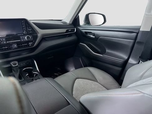 Used 2022 Toyota Highlander Bronze Edition AWD/4WD image 23