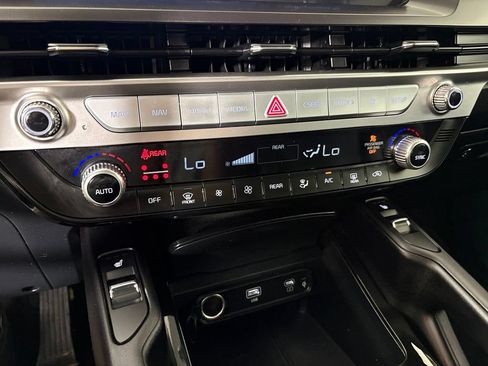 Used 2025 Kia Telluride S AWD/4WD image 36