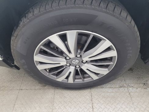 Used 2019 Nissan Pathfinder SV image 31