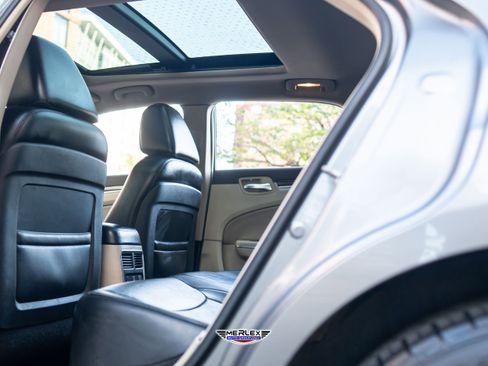 Used 2011 Chrysler 300 Limited w/ Luxury Group RWD image 21