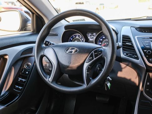 Used 2016 Hyundai Elantra SE FWD image 17