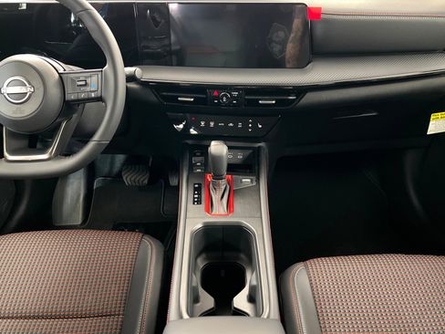 New 2026 Nissan Kicks SR w/ Cold Weather Package AWD/4WD image 13