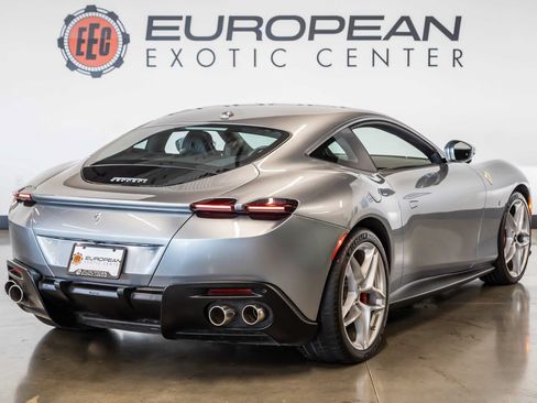 Used 2021 Ferrari Roma RWD image 9