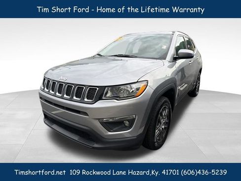 Used 2020 Jeep Compass Latitude w/ Cold Weather Group AWD/4WD image 1