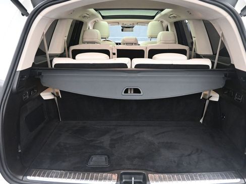 Used 2021 Mercedes-Benz GLS 580 GLS 580 image 24