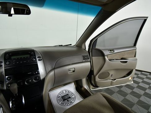 Used 2008 Toyota Sienna Sienna Passenger Van image 21