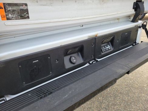 Used 2024 GMC Sierra 2500 Denali Ultimate image 9