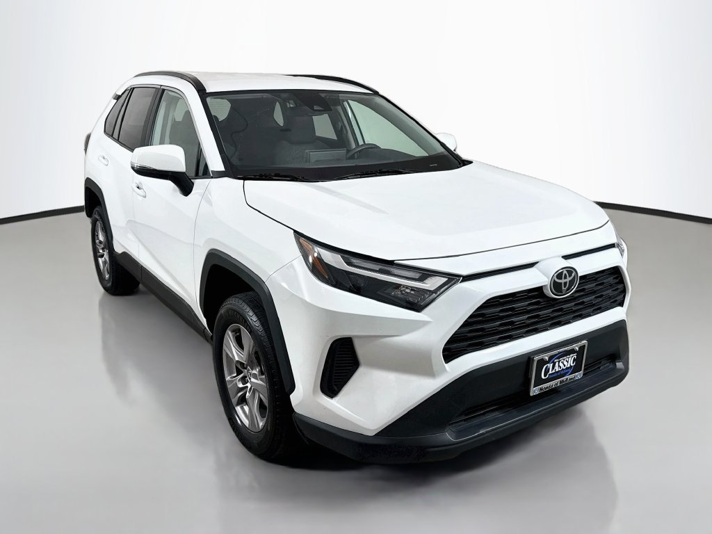Used 2025 Toyota RAV4 XLE FWD image 1