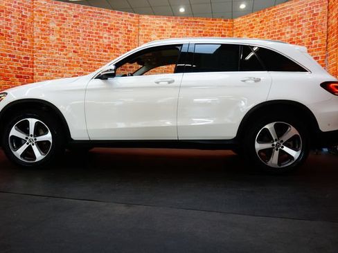 Used 2022 Mercedes-Benz GLC 300 4MATIC image 4