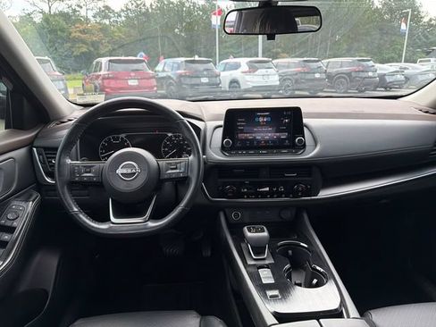 Used 2023 Nissan Rogue SV w/ SV Premium B Package FWD image 22