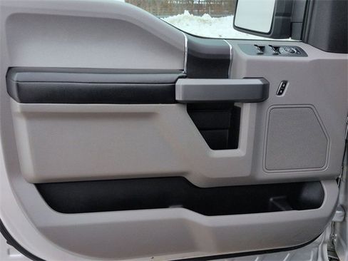 Used 2016 Ford F150 XLT image 14