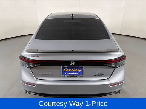 Used 2023 Honda Accord Sport image 9