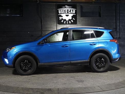 Used 2016 Toyota RAV4 LE image 2