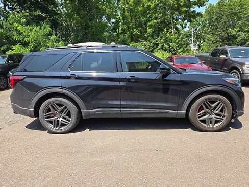 Used 2025 Ford Explorer ST AWD/4WD image 8