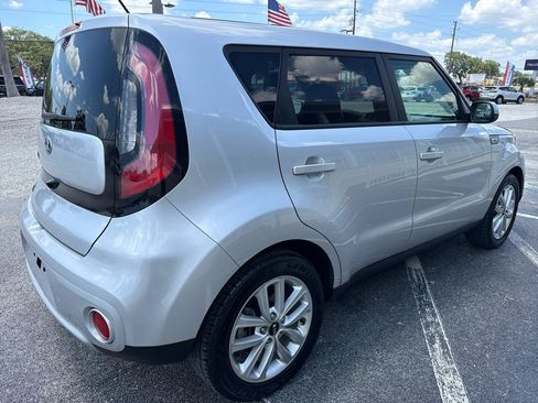 Used 2019 Kia Soul + FWD image 7
