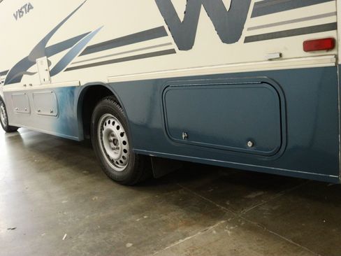 Used 2002 Volkswagen Eurovan FWD image 8